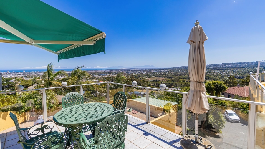 4 Bedroom Property for Sale in Rome Glen Western Cape